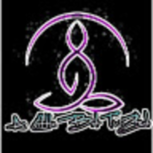 Meet your Posher, Lauren - Picture 1 of 1